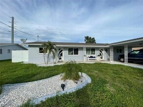 Building Photo - 2505 SE 16th Pl
