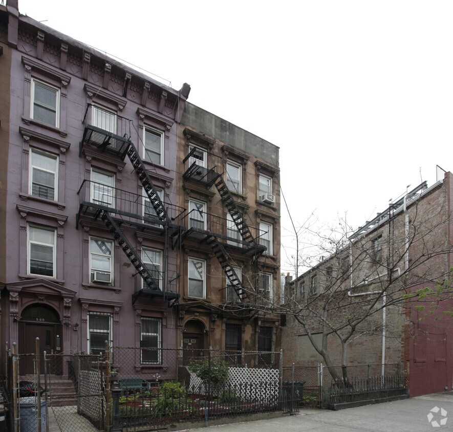 Primary Photo - 498 Clinton Ave