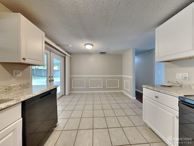 Building Photo - 509 Highview Circle N Brandon FL