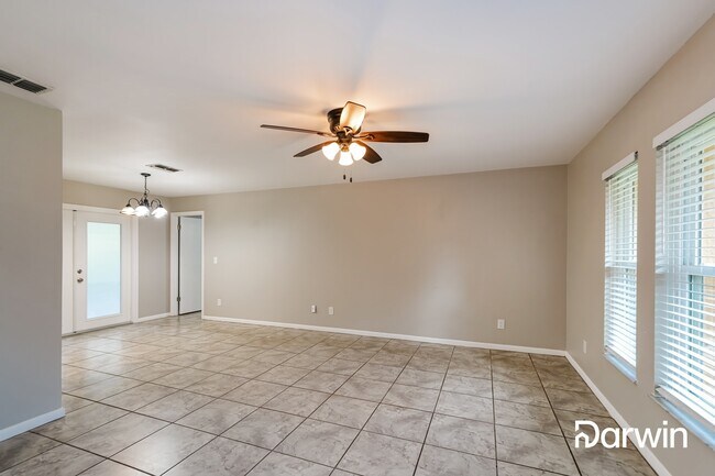 Building Photo - 35129 Perch Dr
