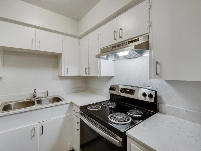 Building Photo - 411 E Polk St