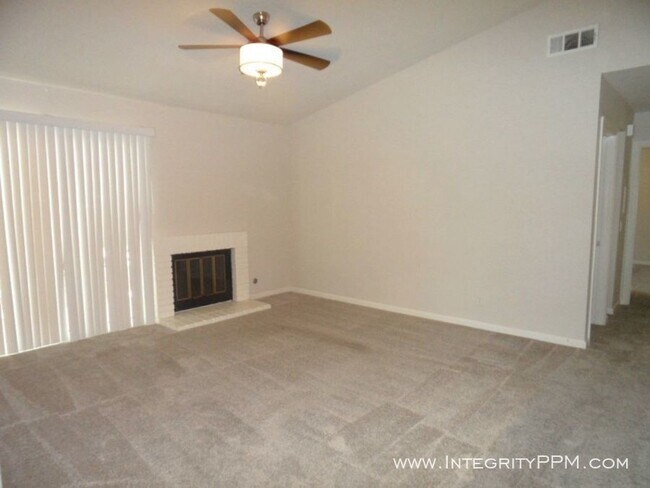 Building Photo - Rancho Penasquitos 3 Brm Condo-At Casablanca