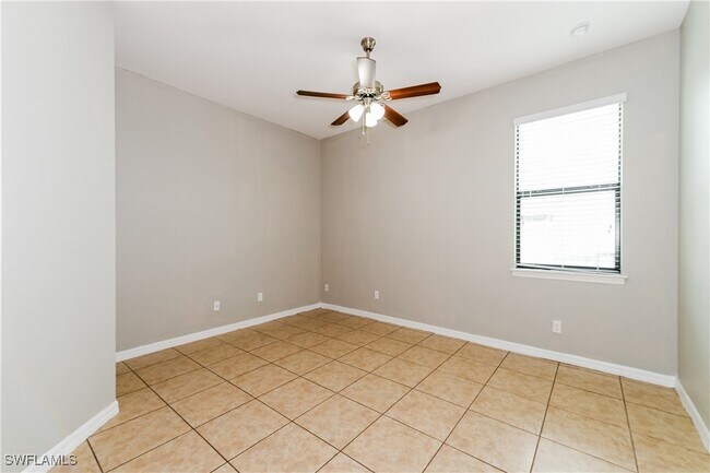 Foto del edificio - 105 NE 7th Pl