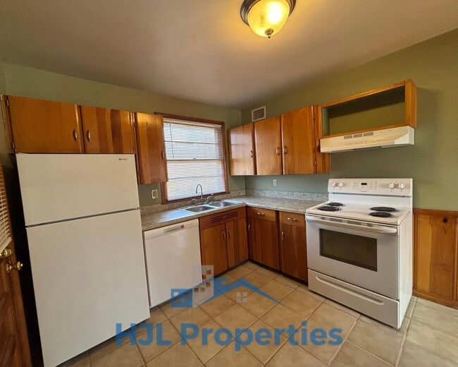 Building Photo - Gorgeous Donelson Ranch Home!