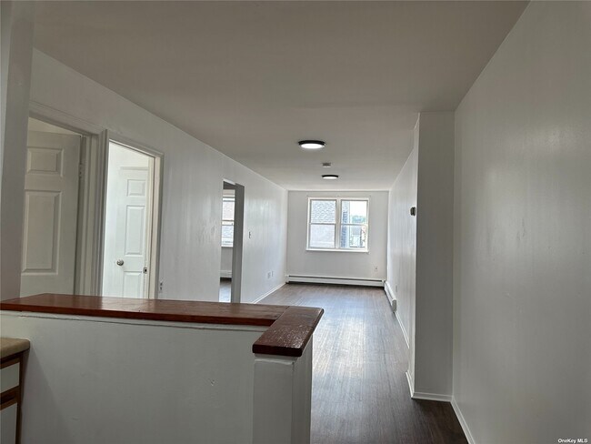 Foto del edificio - 216-05 Jamaica Ave