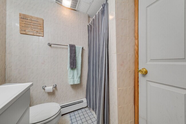 Foto del edificio - 246 Blanchard Rd