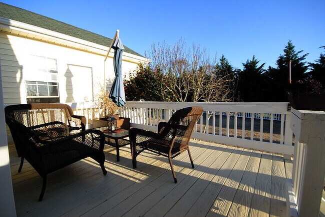Building Photo - 100 Suttons Run, Goldsboro, NC 27534