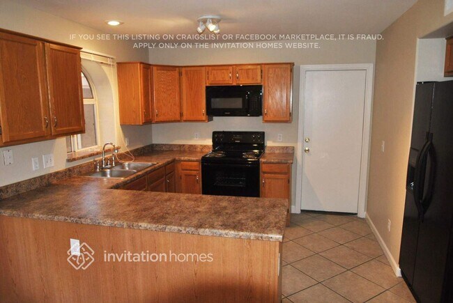 Foto del edificio - 7923 W Laurel Ln