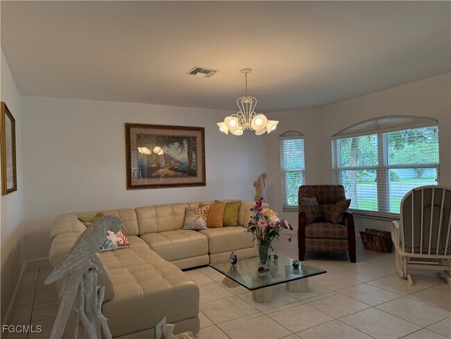 Foto del edificio - 799 94th Ave N