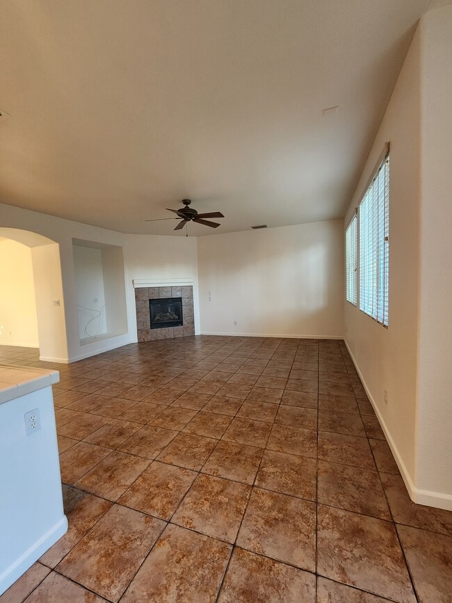 Building Photo - 9366 Mendoza Ln