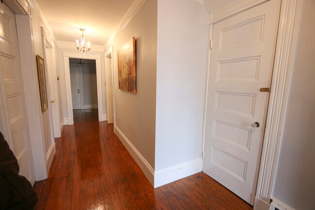 Building Photo - 18 Fiske St