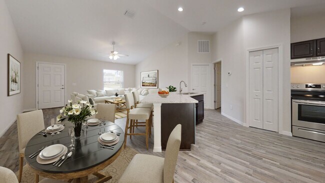 Building Photo - AVAILIBLE NOW!Beautiful 3/2 for rent in Ci...