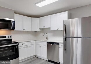 Building Photo - 28 Allegheny Ave