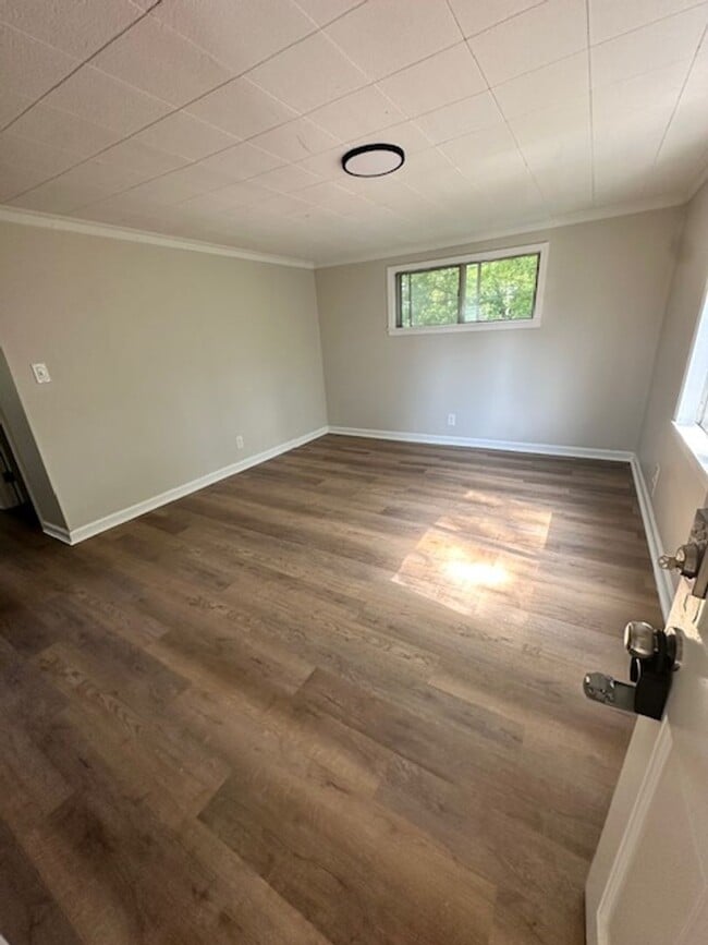 Building Photo - KY-150 Pembroke Oak Grove Rd