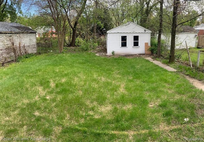 Foto del edificio - 13510 Dale St