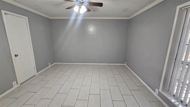 Foto del edificio - 3015 Greenridge Dr