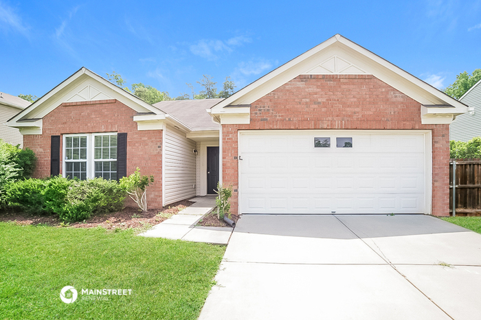 Foto principal - 5458 Fairway Forest Dr