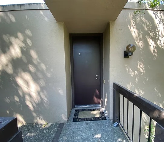 Building Photo - Charming 1bd/1ba Condo in Woodside HOA