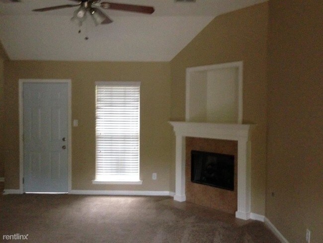 Foto del edificio - 3 br, 2 bath House - 4722 Casann Ave