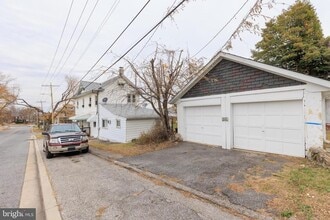 Building Photo - 17 2nd Ave