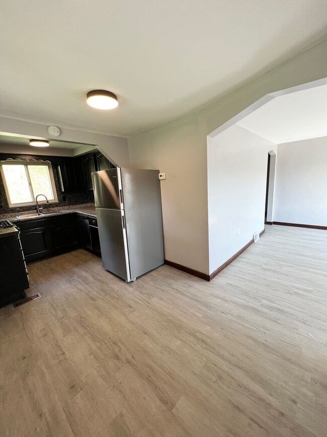 Building Photo - Updated 3 Bed, 1 Bath Ranch Home in Brentw...