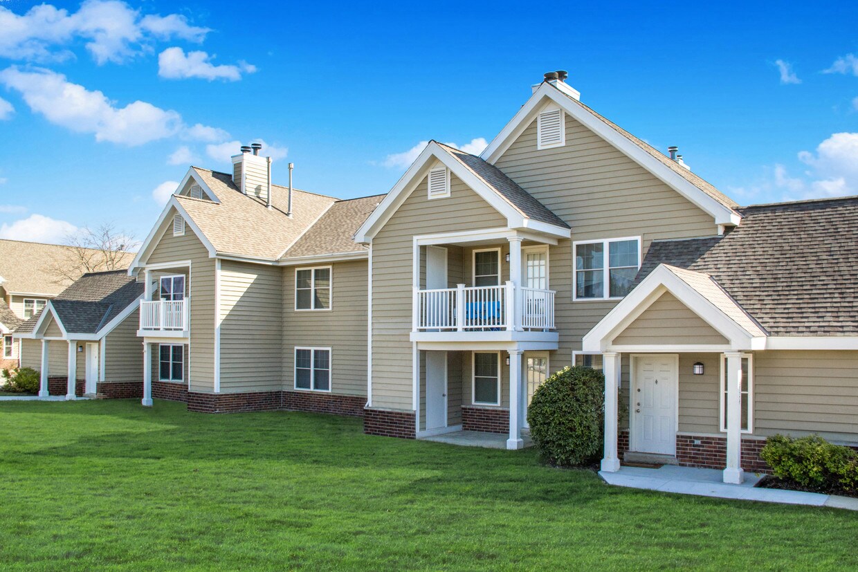 Manchester Oaks Apartments in Franklin, WI