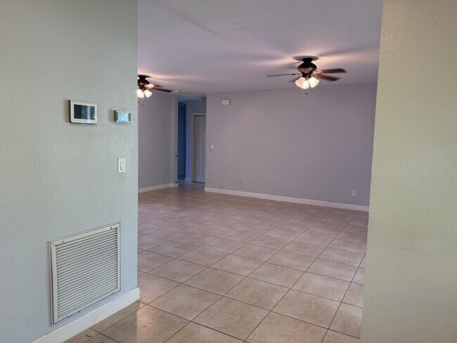 Foto del edificio - 319 NW Byron St