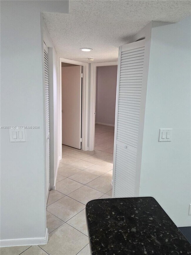 Foto del edificio - 8871 Wiles Rd