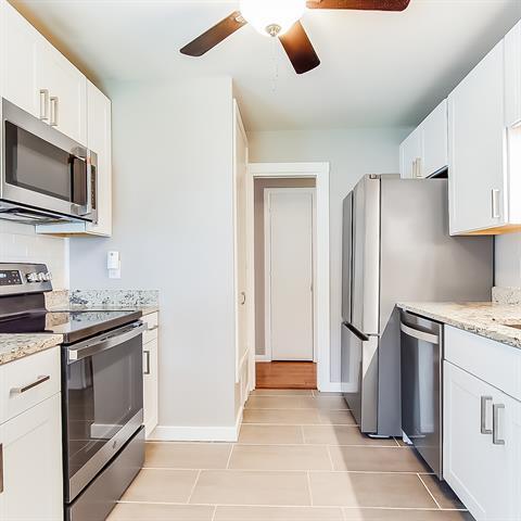 Building Photo - 1713 Del Rancho Dr