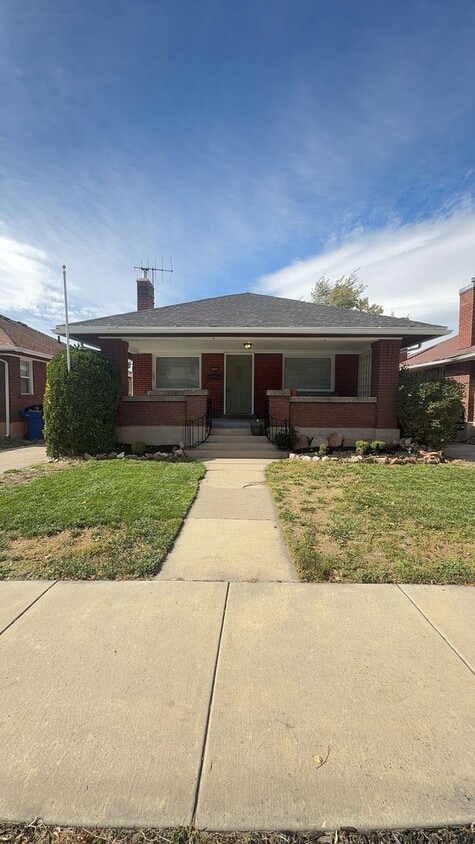 Primary Photo - Cozy Bungalow in Prime Sugar House Location
