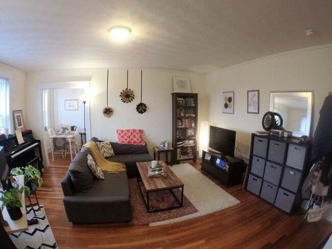 Charming 1 Bedroom-Broker Fee - Charming 1 Bedroom-Broker Fee Apartment