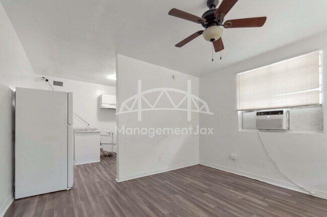 Foto del edificio - 1522 W 25th St