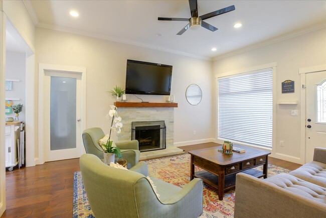 Living Room - 1431 Young St
