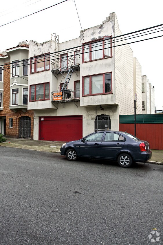 Primary Photo - 681 Page St