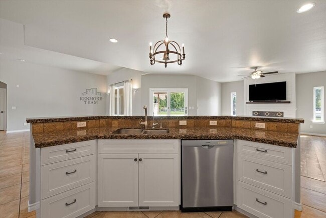Building Photo - 79103 Canyon Meadows Dr
