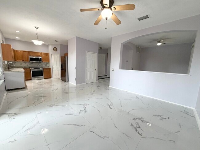 Building Photo - 5487 Queenship Ct
