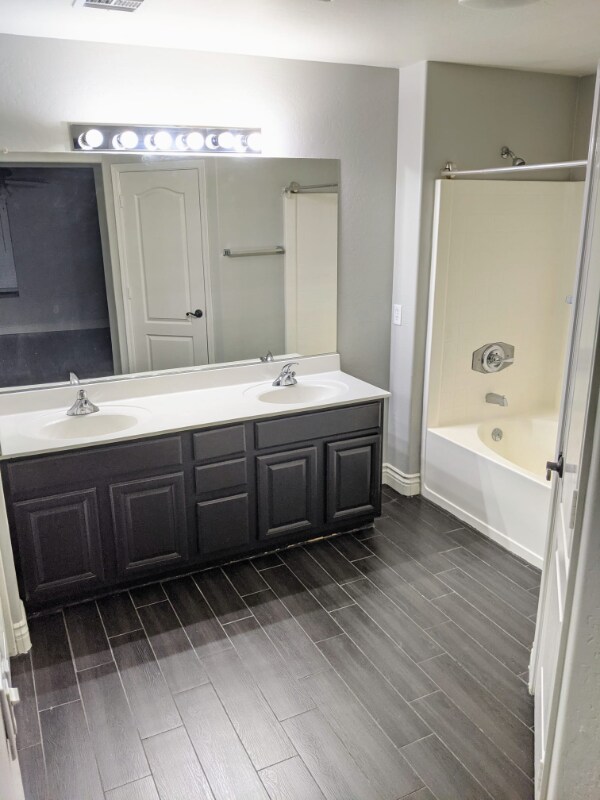 Foto del edificio - 9249 E Keats Ave