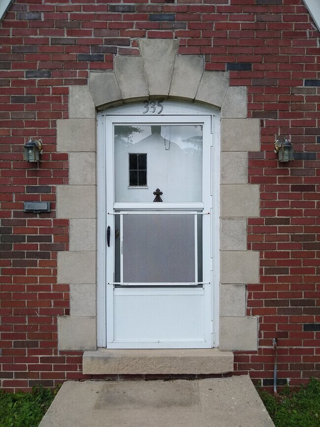 Foto del edificio - 335 S Eagleson Ave
