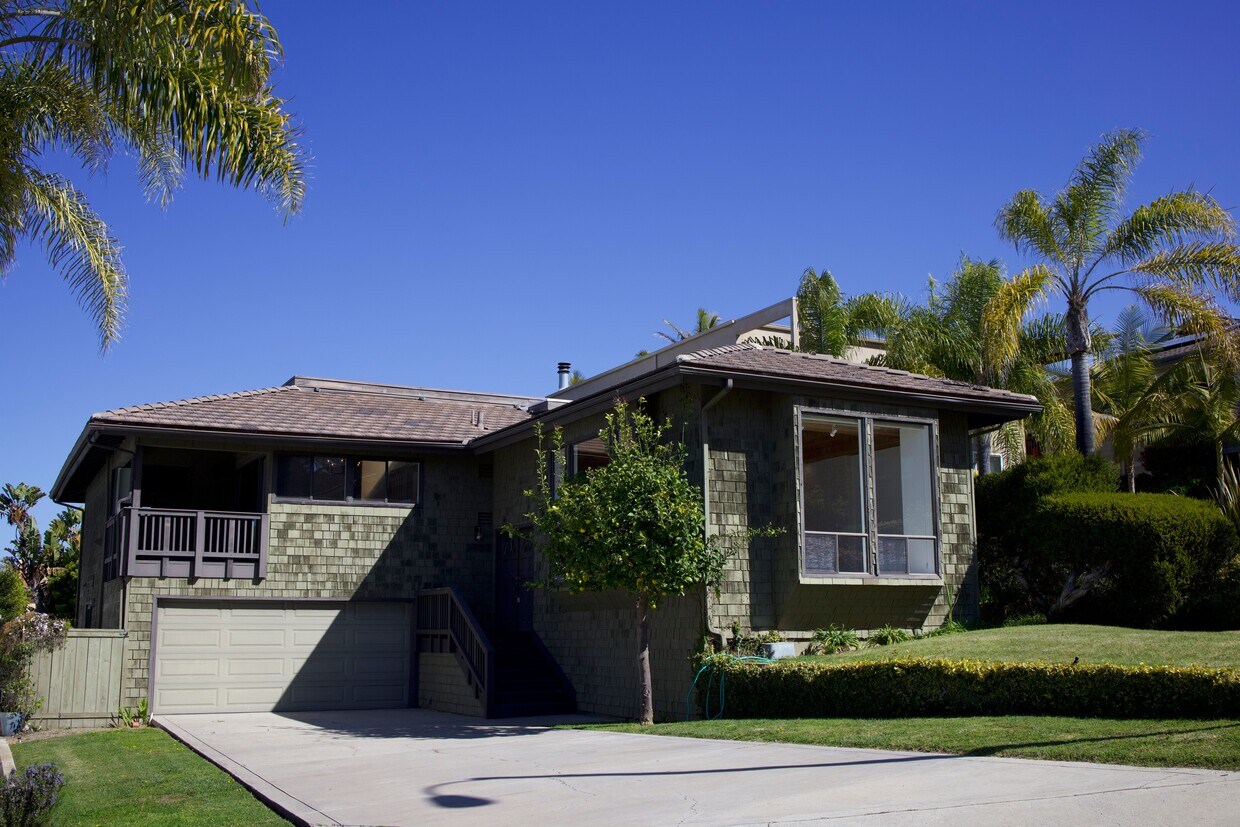 Primary Photo - 2032 Cordero Rd