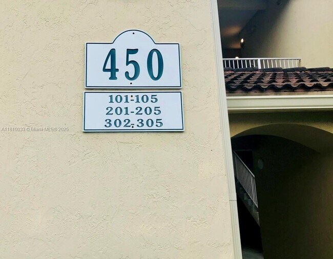 Foto del edificio - 450 S Park Rd