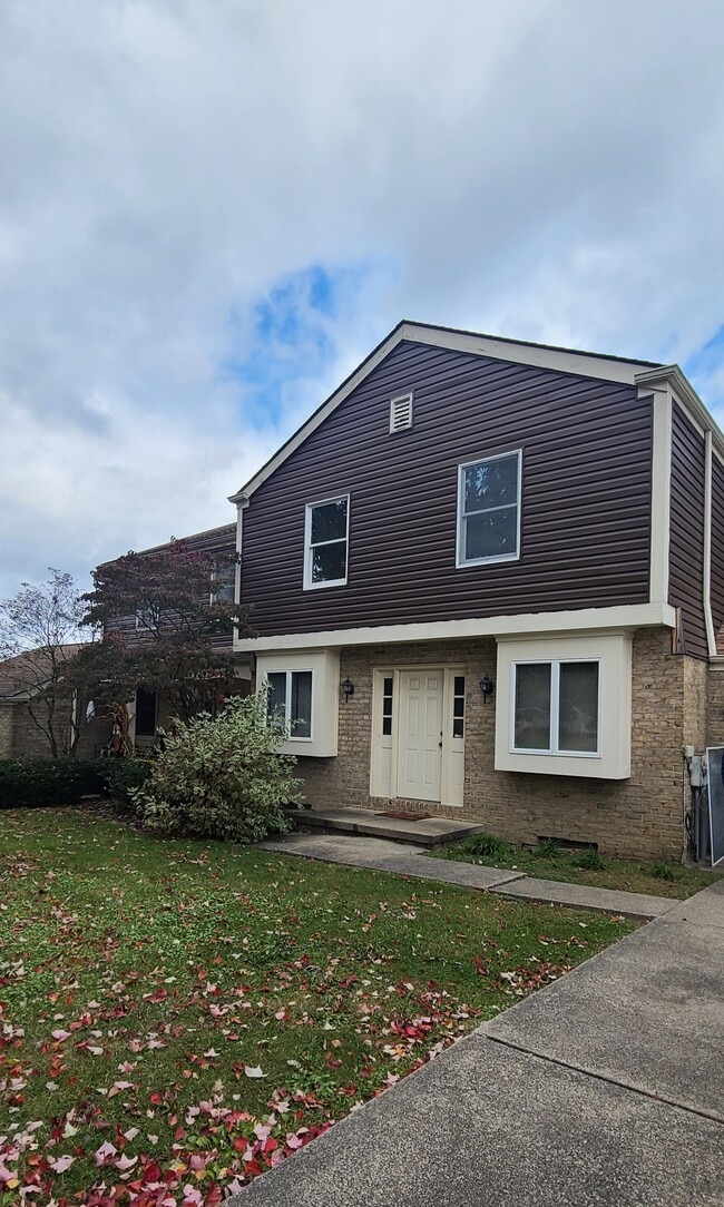 Building Photo - 495 Shadydale Dr