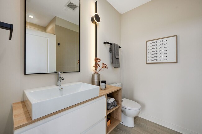 Foto del edificio - 2725 N Thatcher Ave