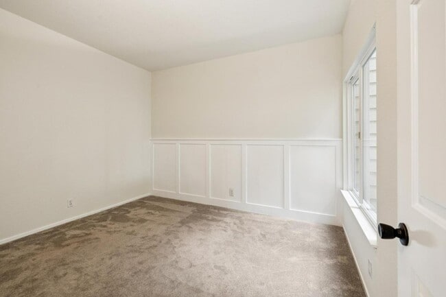 Building Photo - 240 Amesport Landing