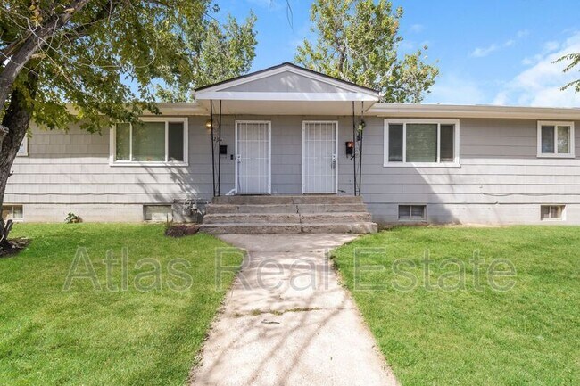 Foto del edificio - 123 Mather Cir