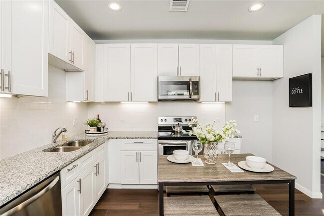 Foto del edificio - 4925 Dalhart Dr