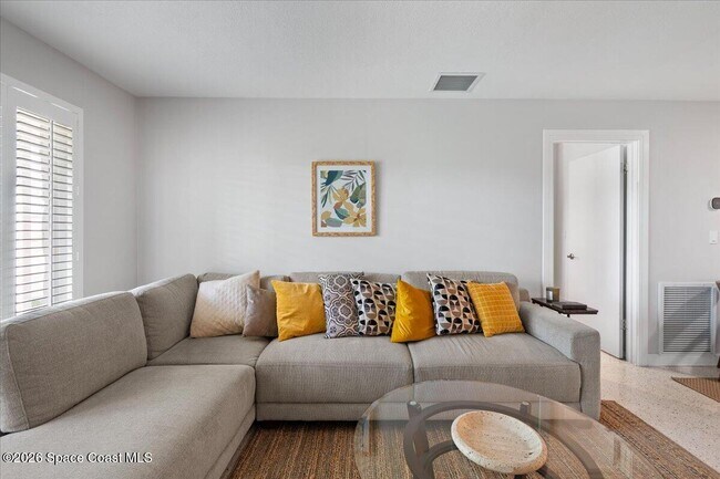 Foto del edificio - 1738 Cadillac Cir N