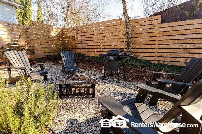 Building Photo - 958 Smith St SW