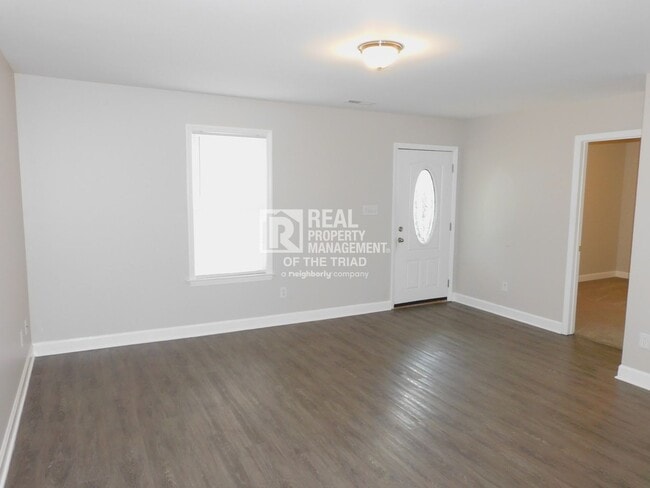 Foto del edificio - 3BR/2BA Ranch Home w/Garage 27107
