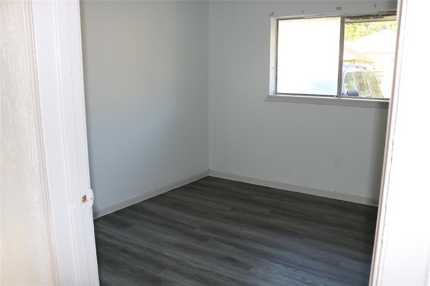 Building Photo - 5405 Suez St