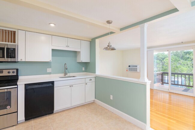 Kitchen 3 - 267 Neck St